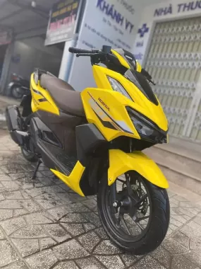 Honda Vario motorbike random color