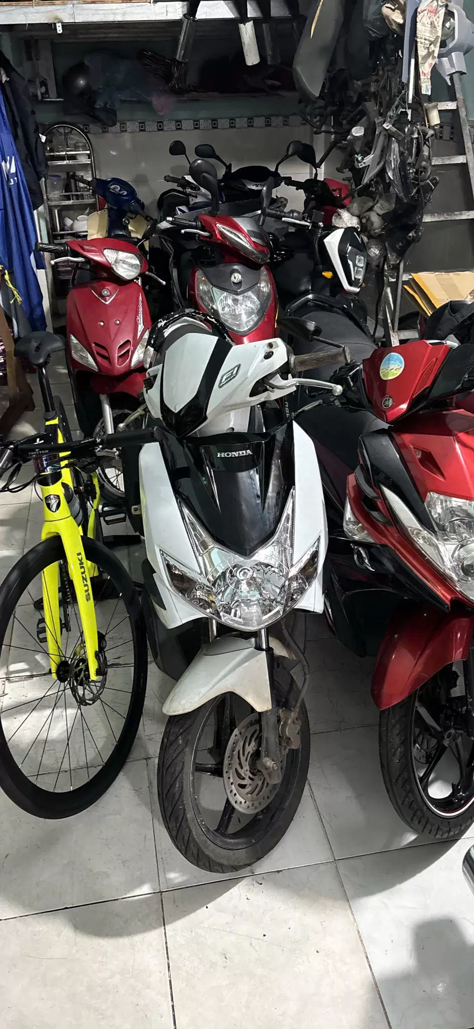 Xe máy Honda PCX 160 màu trắng