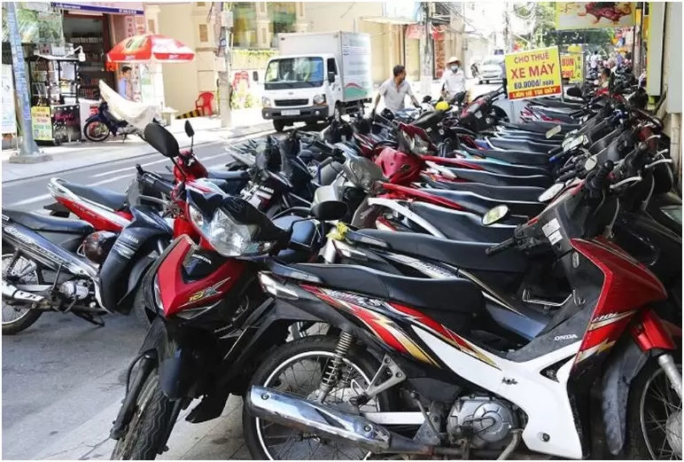 Thu&ecirc; xe m&aacute;y Nhật Linh sở hữu d&agrave;n xe khủng l&ecirc;n tới 50 đầu xe kh&aacute;c nhau, phục vụ 24/24.